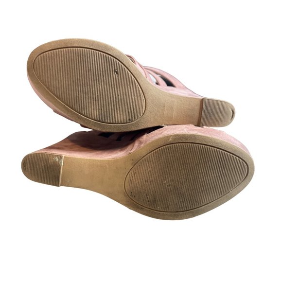 Women’s Charlotte Russe Suede Platform Sandal - Picture 8 of 8